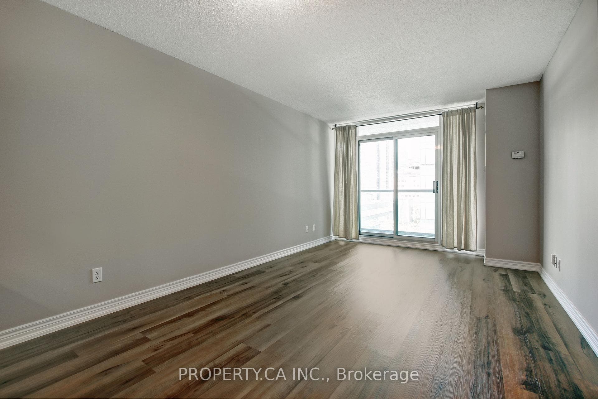 30 Grand Trunk Crescent Unit 905 photo 12