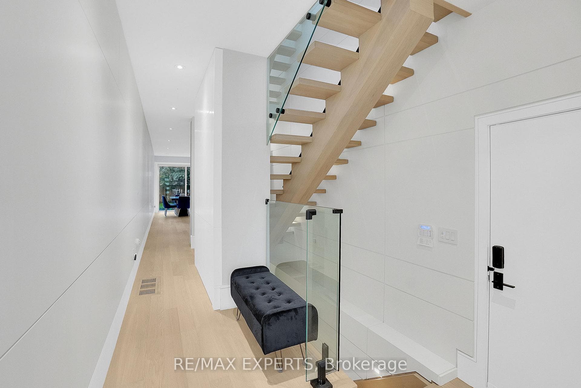 66B Victor Avenue photo 4