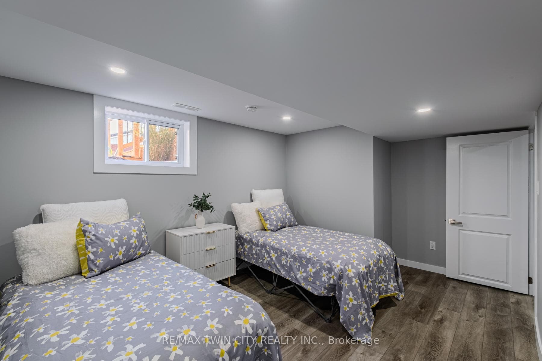 14 Montour Place photo 33