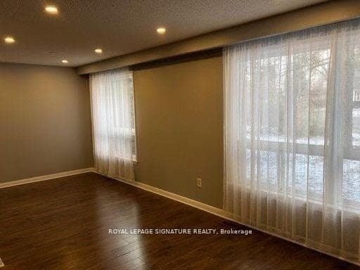 23 Algonquin Crescent Unit Main photo 4