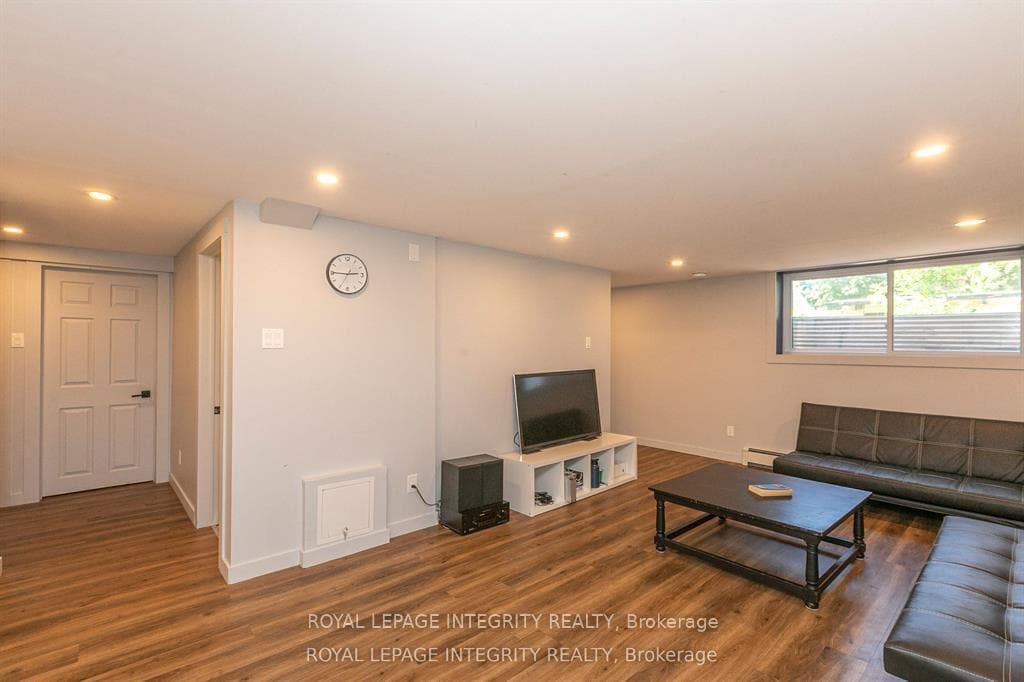 2347 Baseline Road photo 29