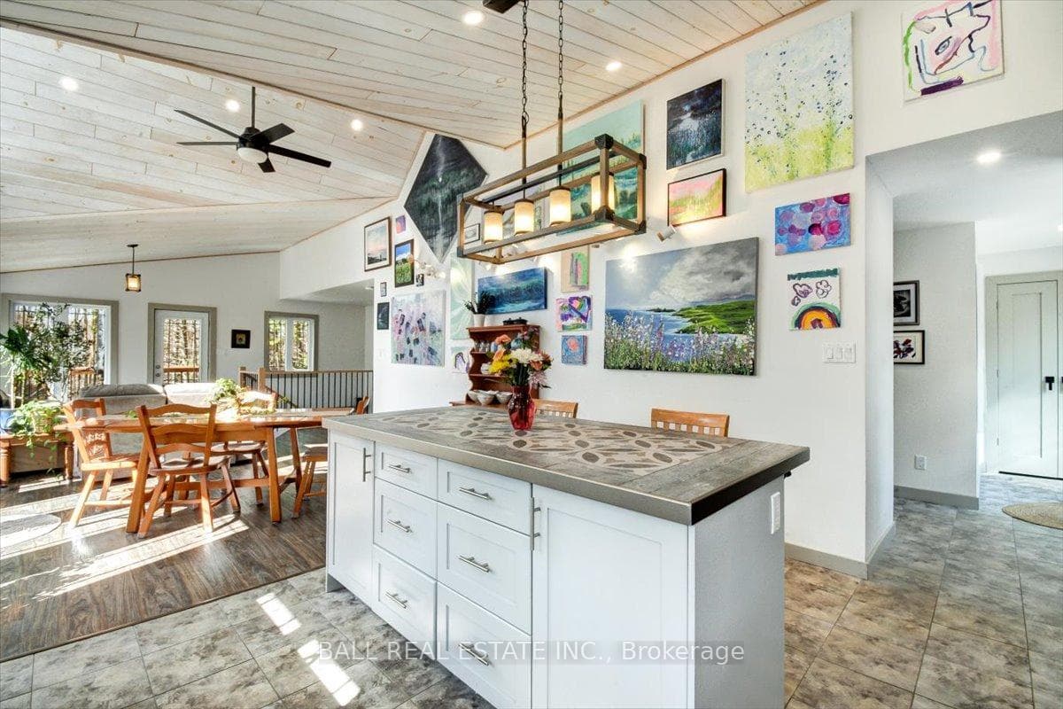 1404 Hybla Road photo 9