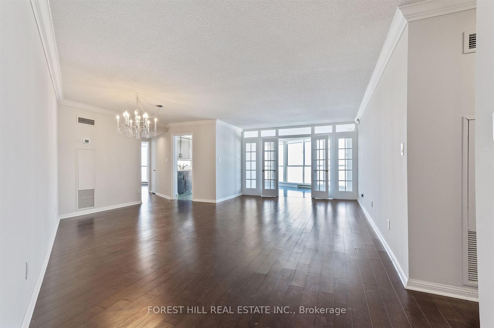 85 Skymark Drive Unit 2305 photo 6