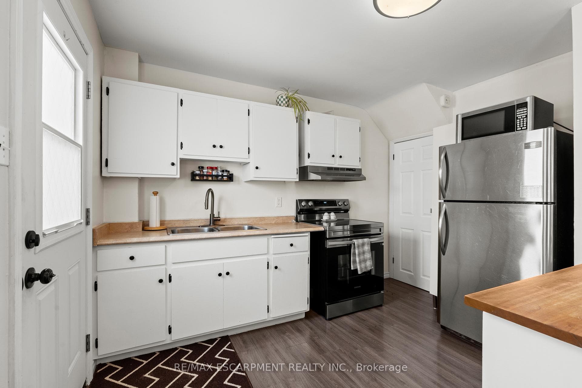 2279 King Street photo 13