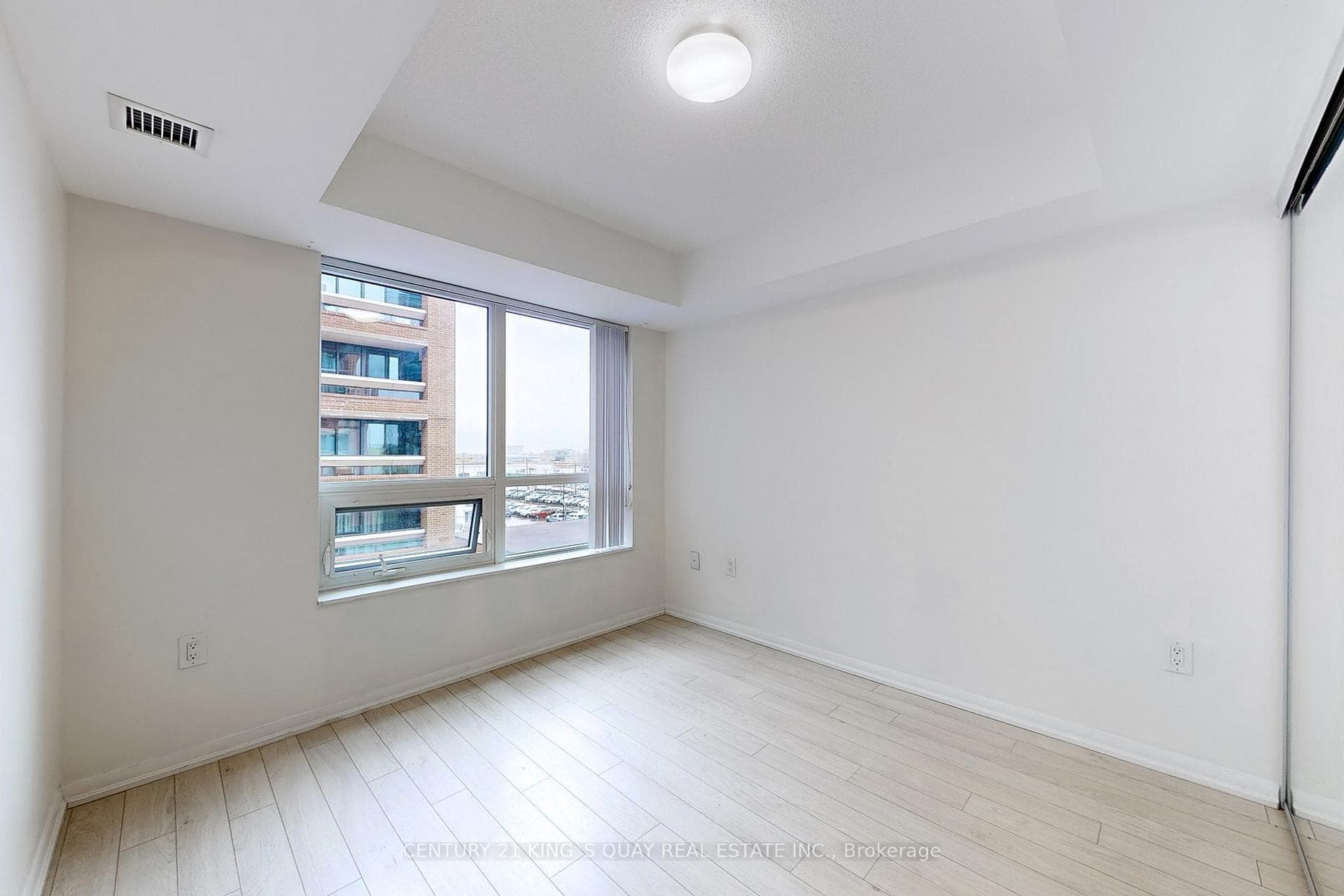 3091 Dufferin Street Unit 423 photo 4