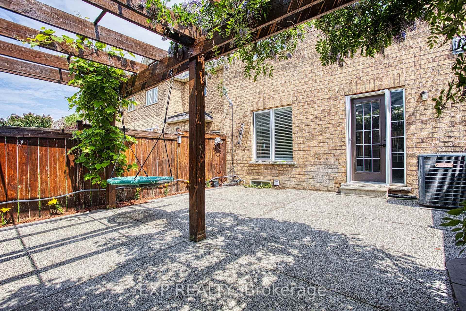 206 Springstead Avenue photo 37