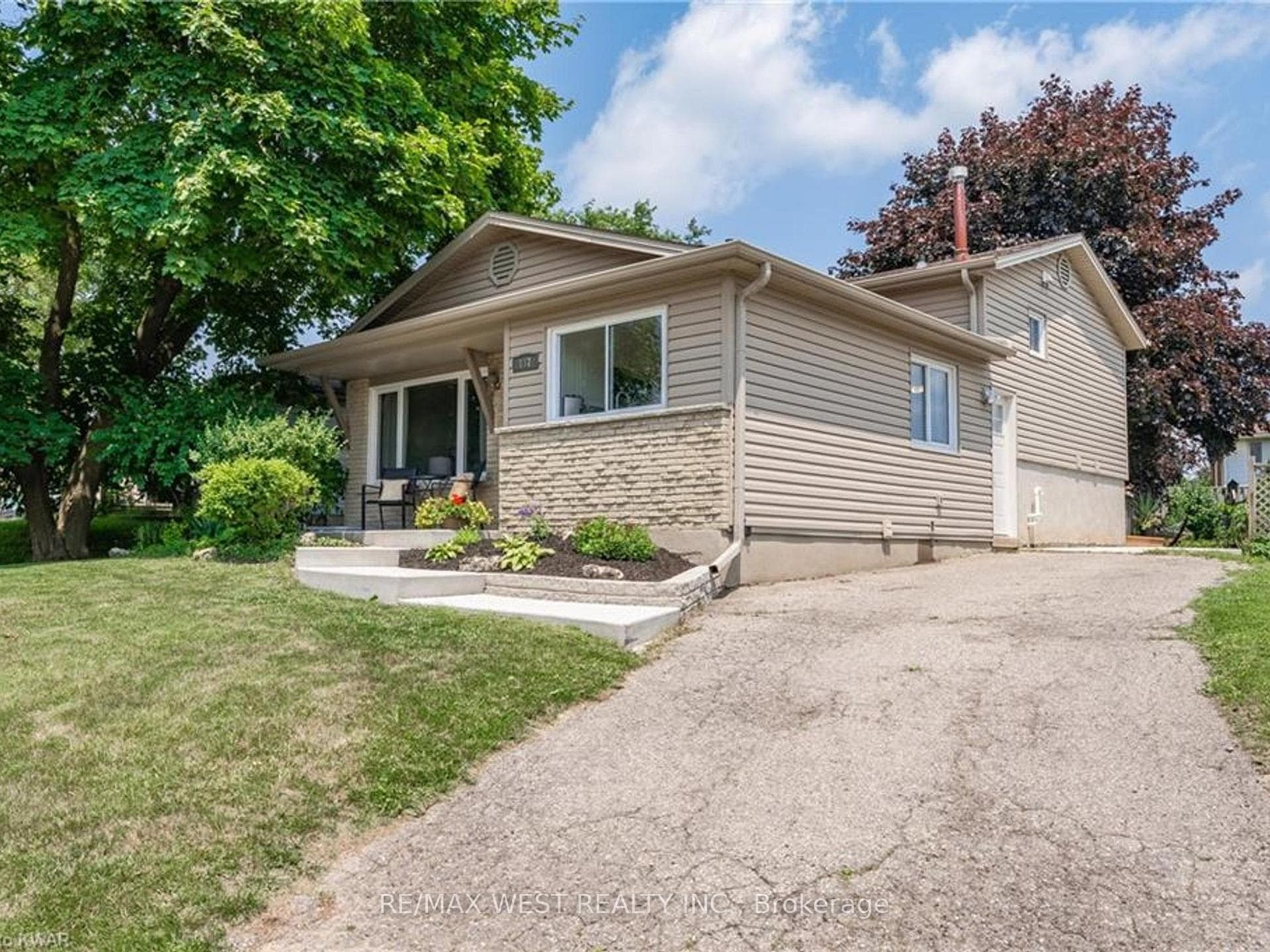 187 Broken Oak Crescent photo 6