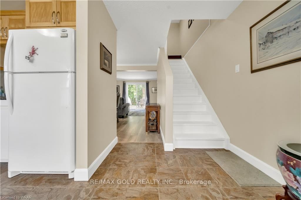 76 Carter Crescent photo 6