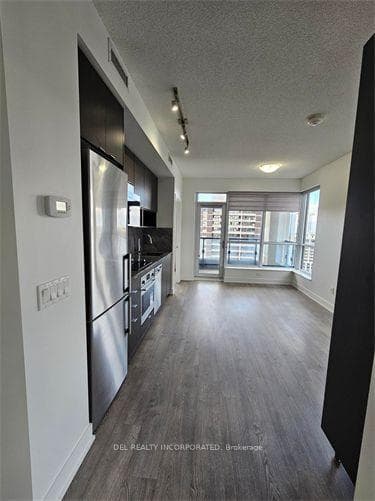 7 Mabelle Avenue Unit 3104 photo 2