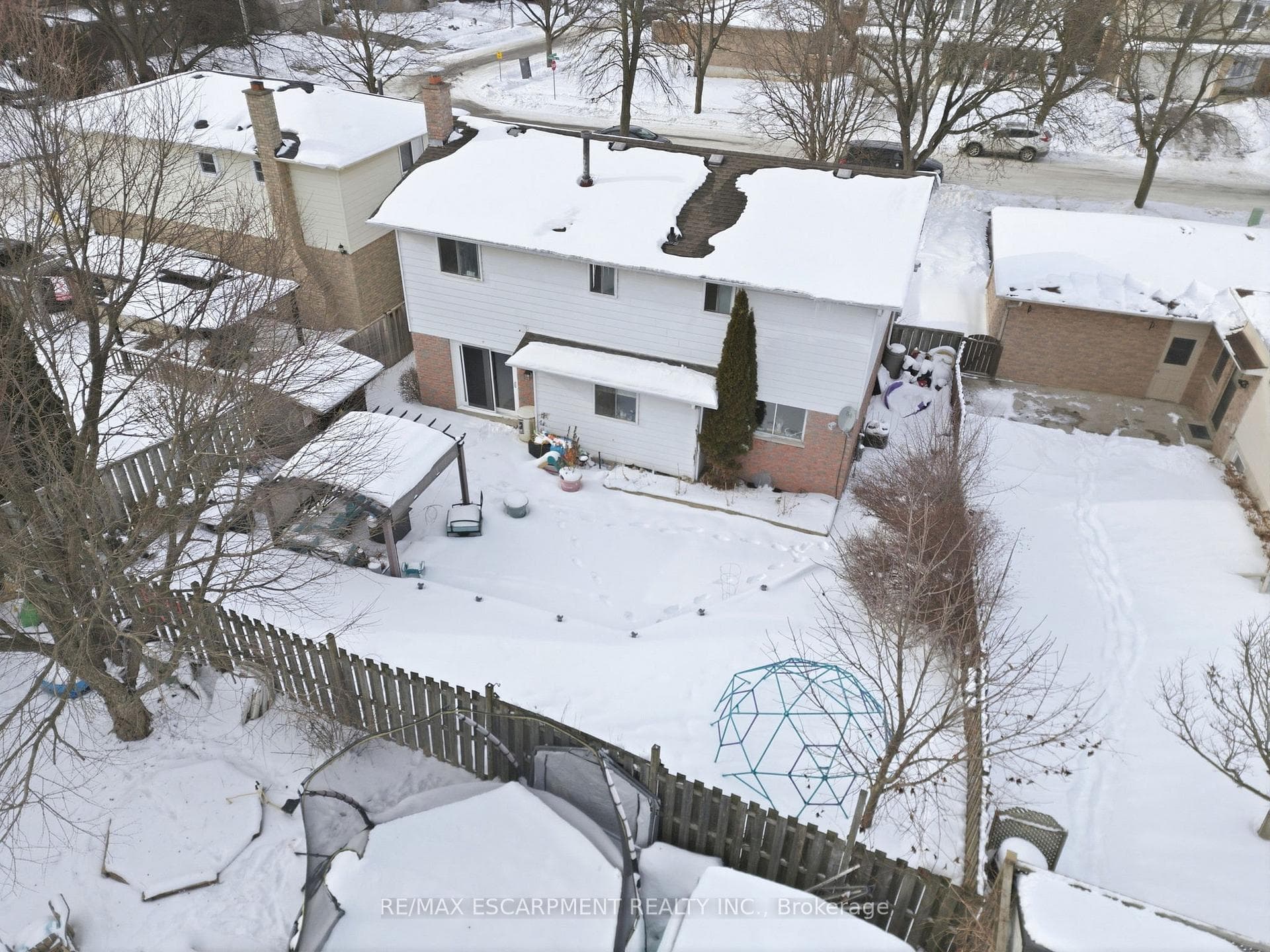 17 Strawberry Lane photo 26