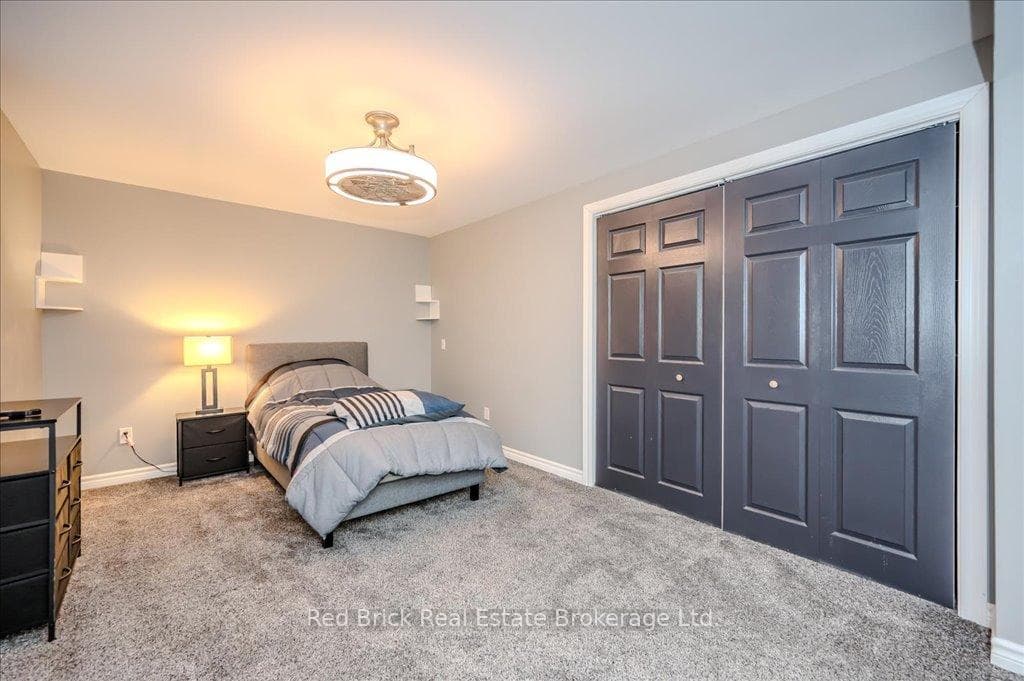 190 Deerpath Drive photo 19