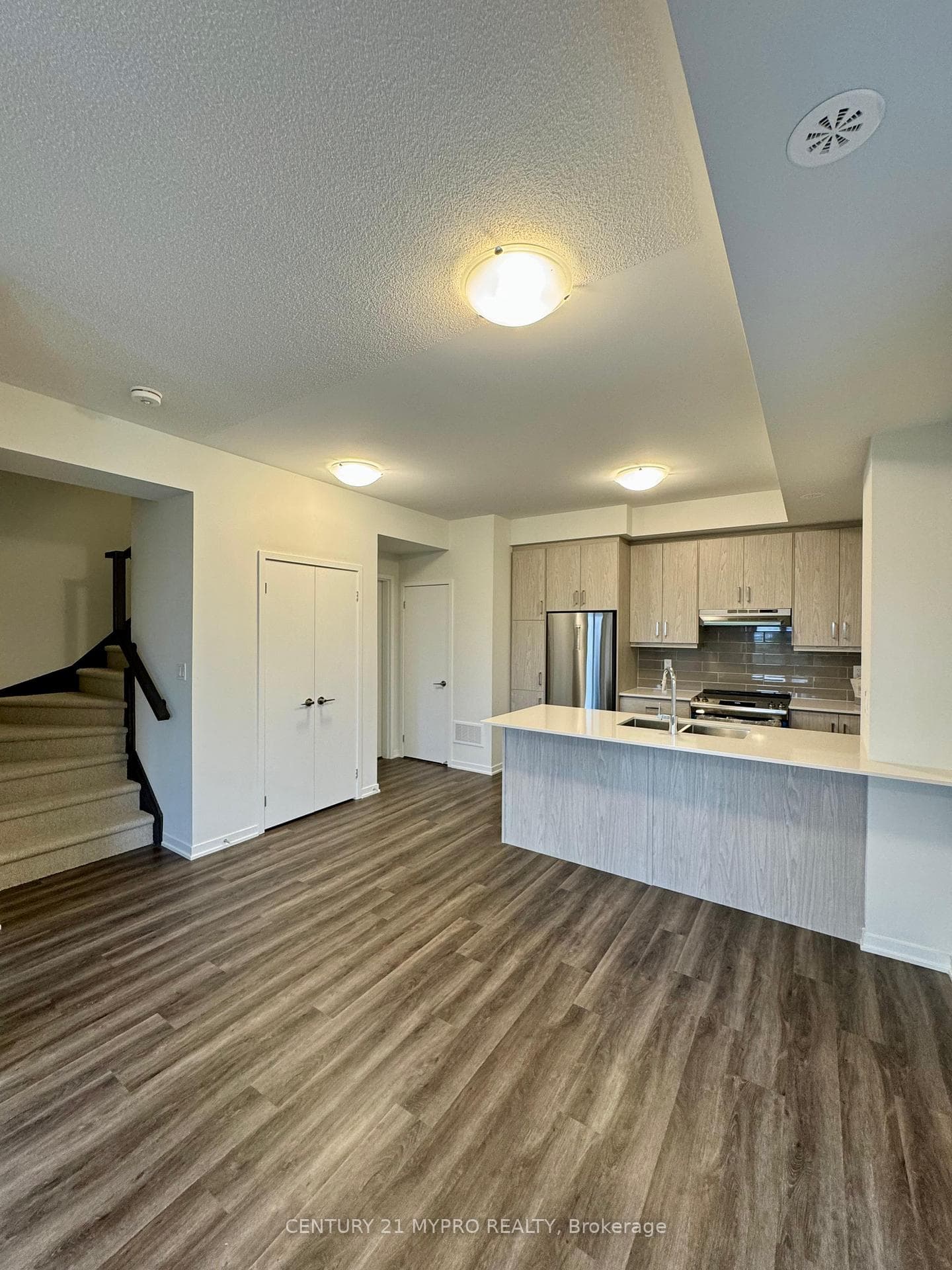 130 Honeycrisp Crescent Unit TH327 photo 1