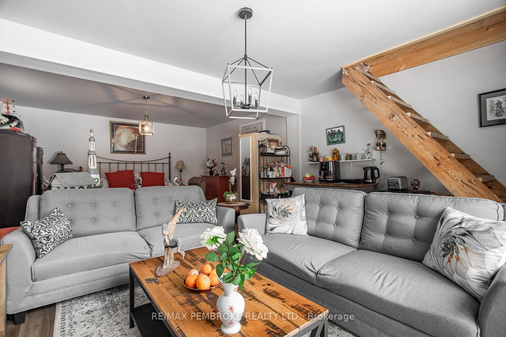701 Smaglinski Stoppa Parkway photo 24