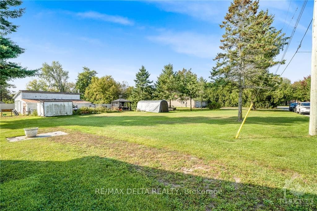 3626 CHAMPLAIN Street photo 23
