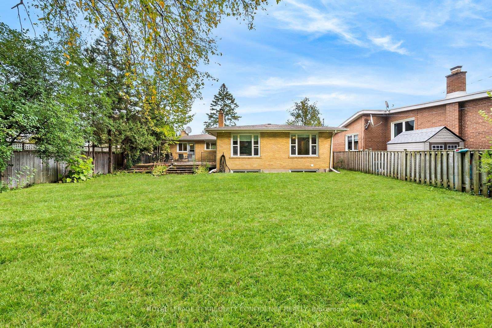 58 Burbank Drive photo 40