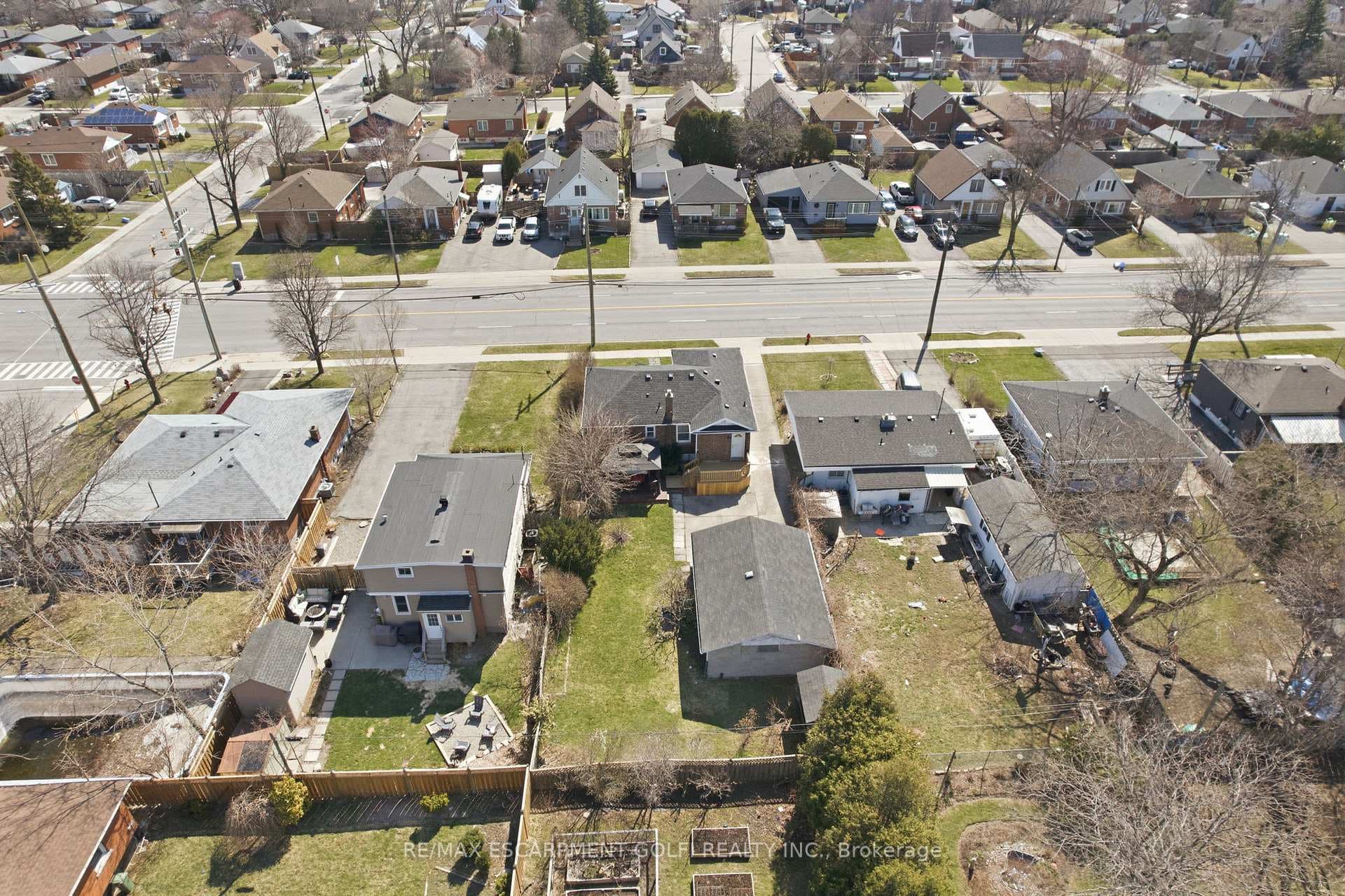 848 UPPER WELLINGTON Street photo 47