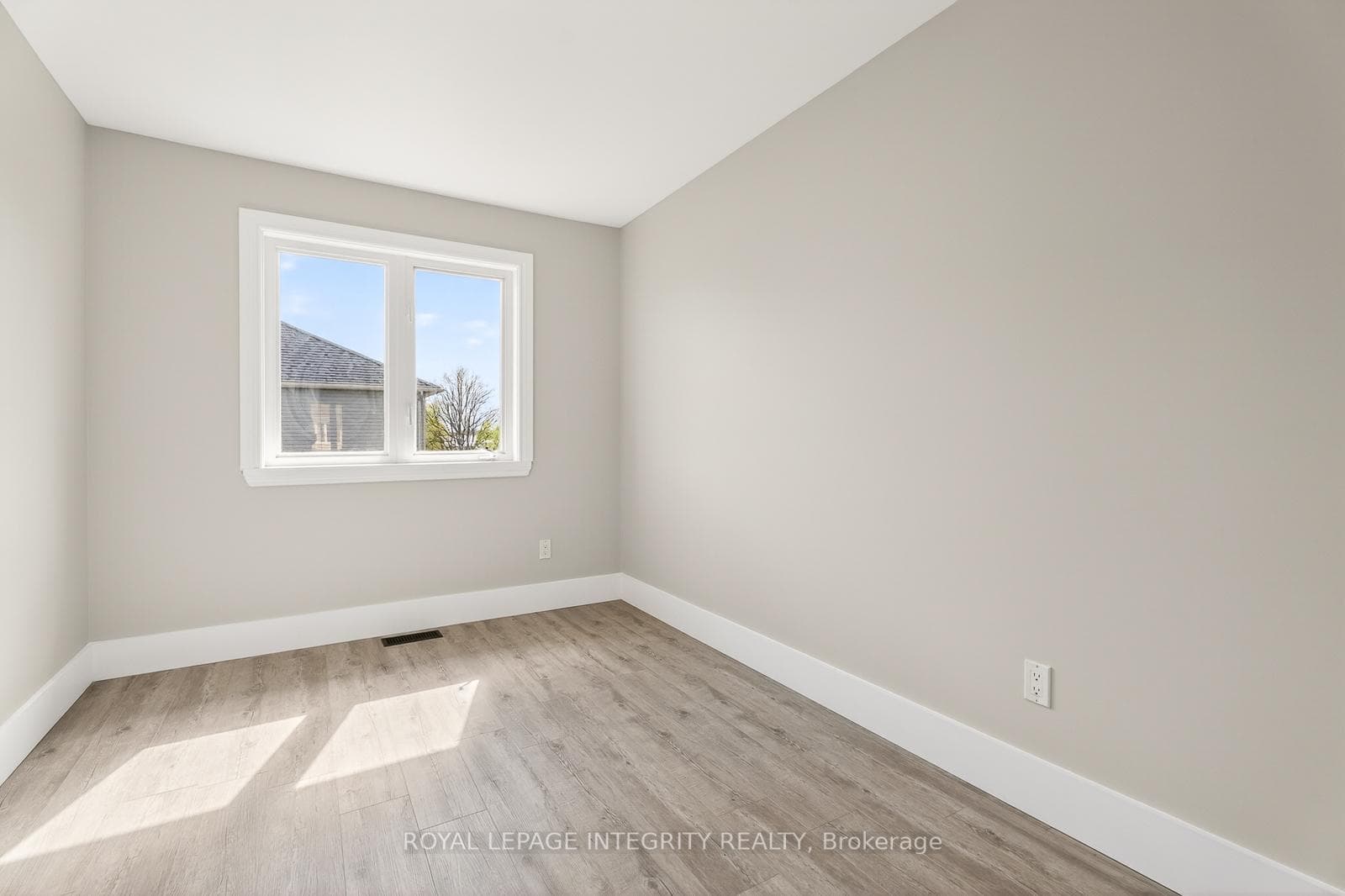 169 Desmond Trudeau Drive photo 36
