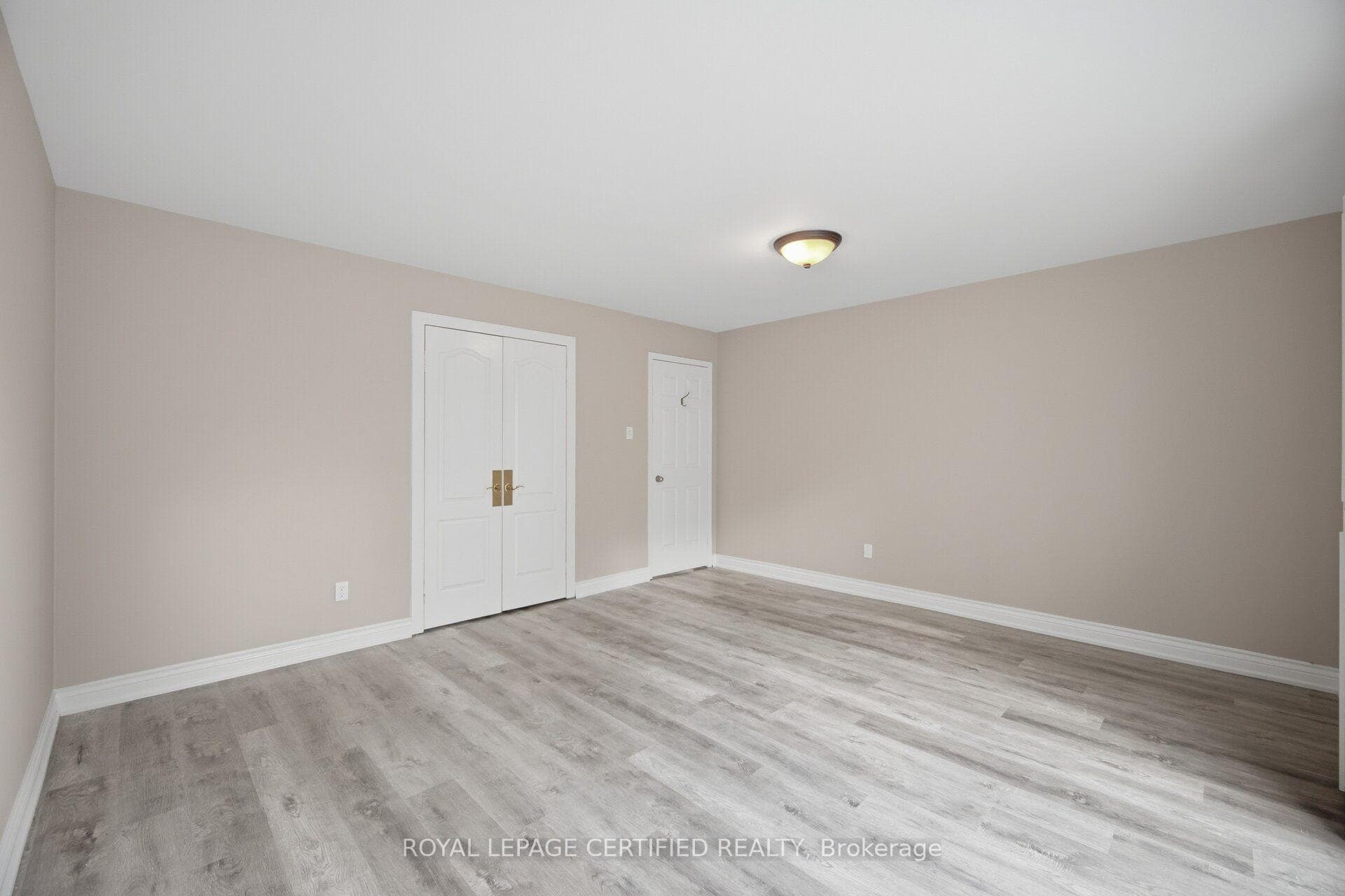 33 Grassmere Crescent photo 26