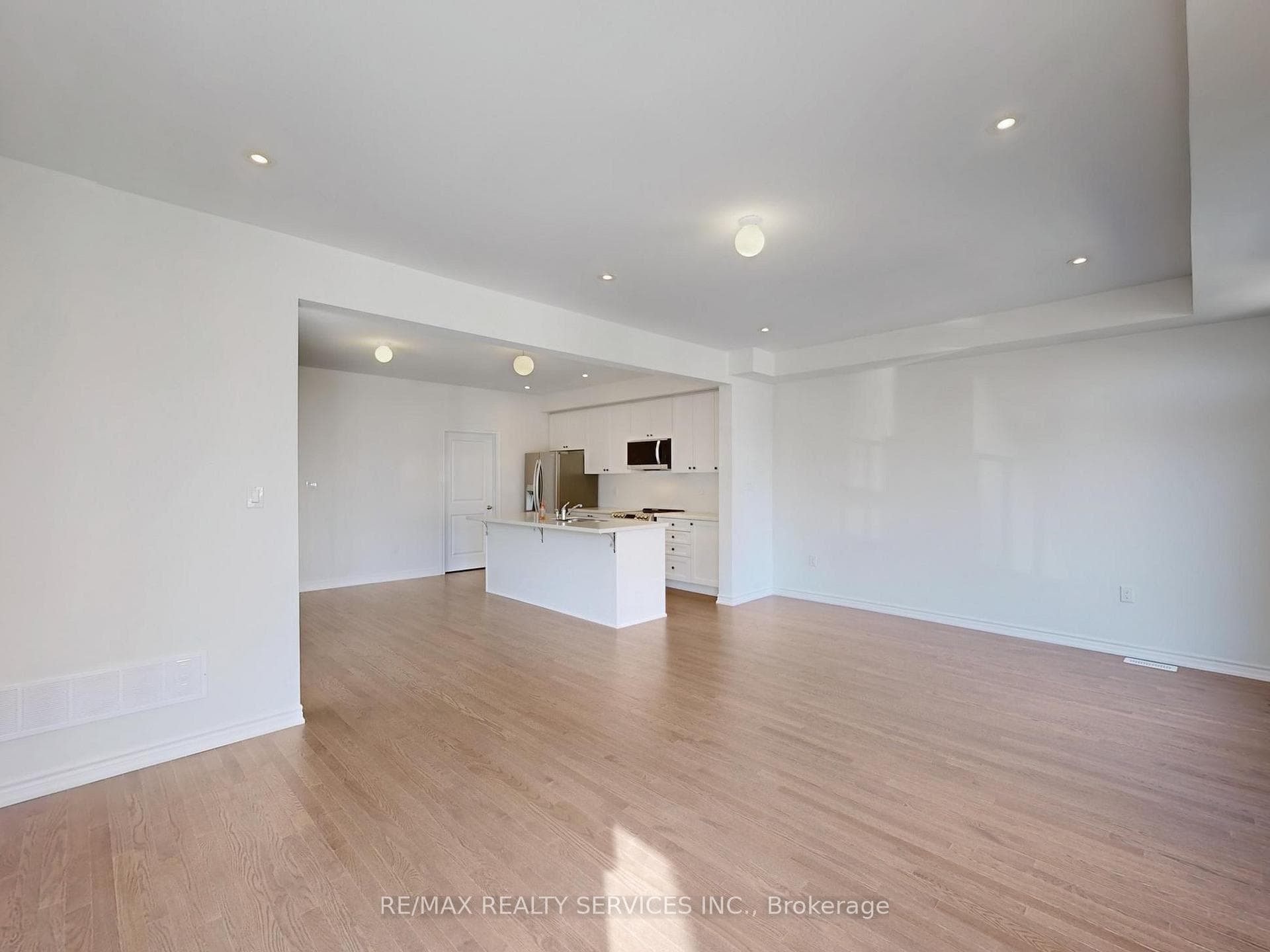 Living/Dining Area