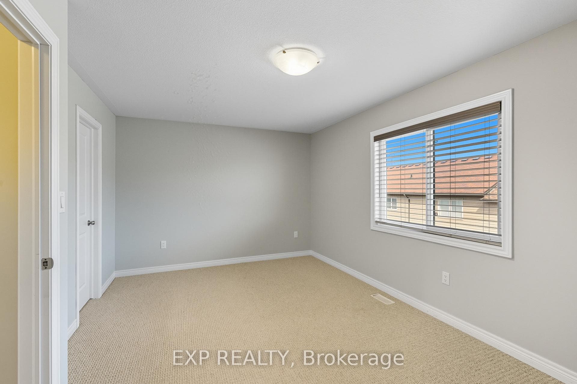 377 Glancaster Road Unit 18 photo 41