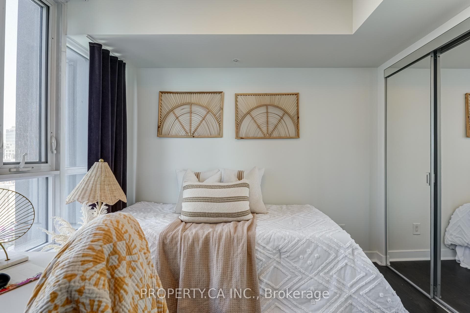 295 Adelaide Street Unit 1402 photo 17
