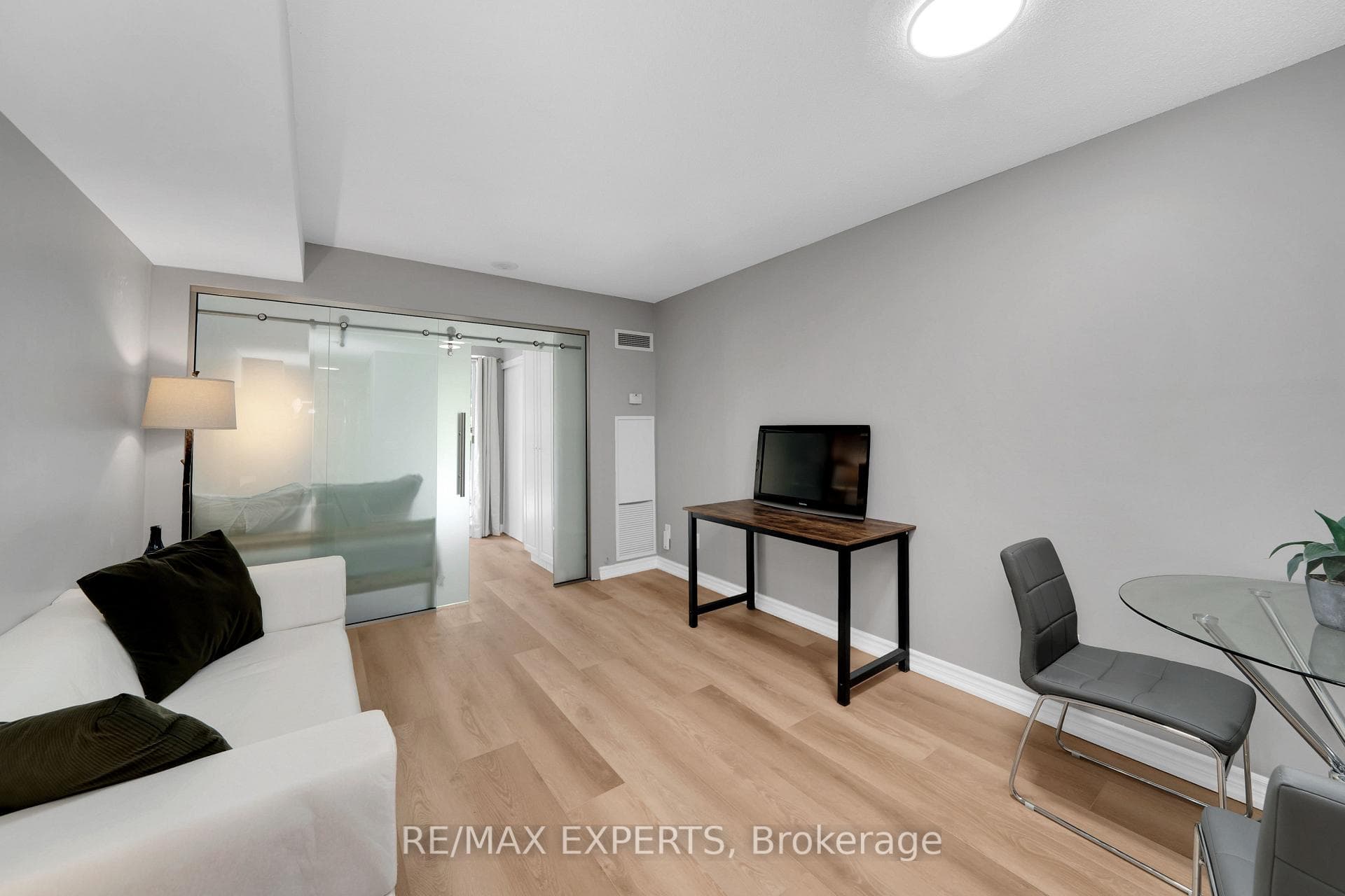 763 Bay Street Unit 307 photo 13