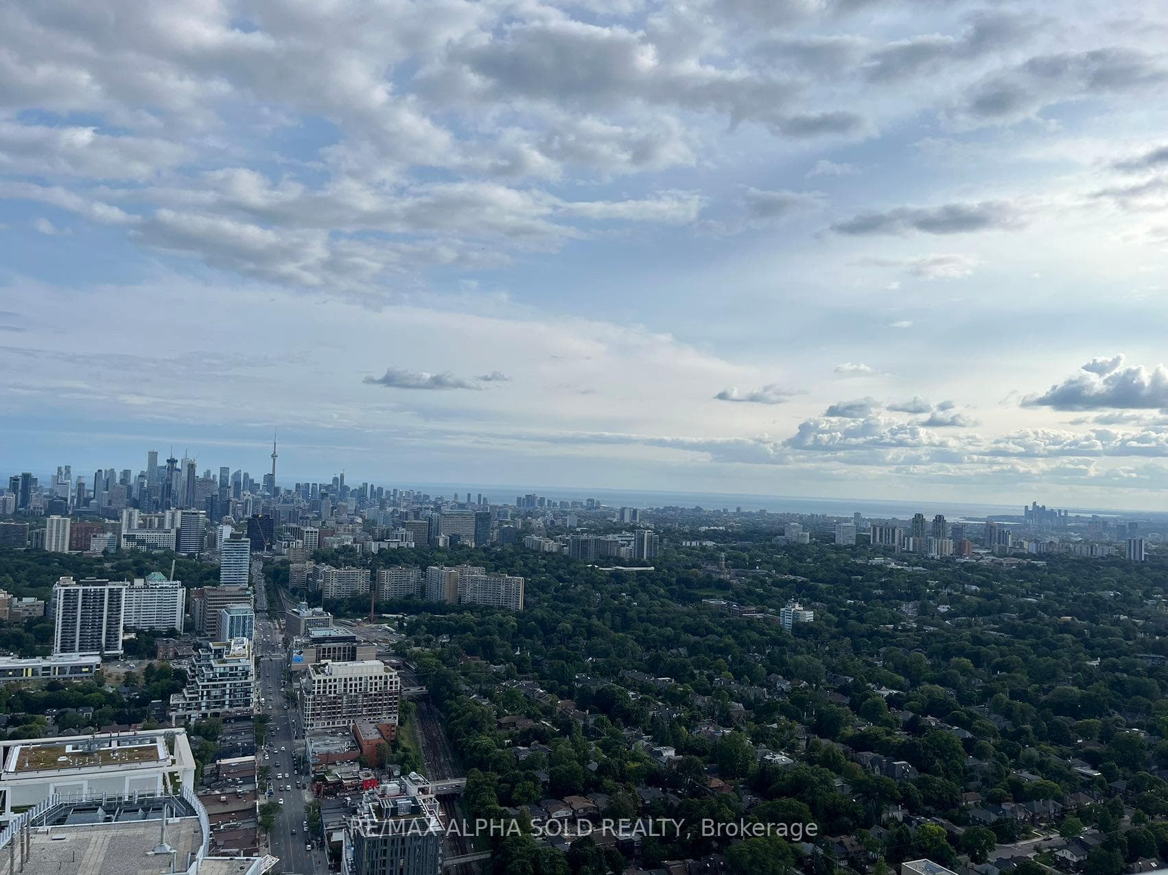 2221 Yonge Street Unit 4908 photo 11