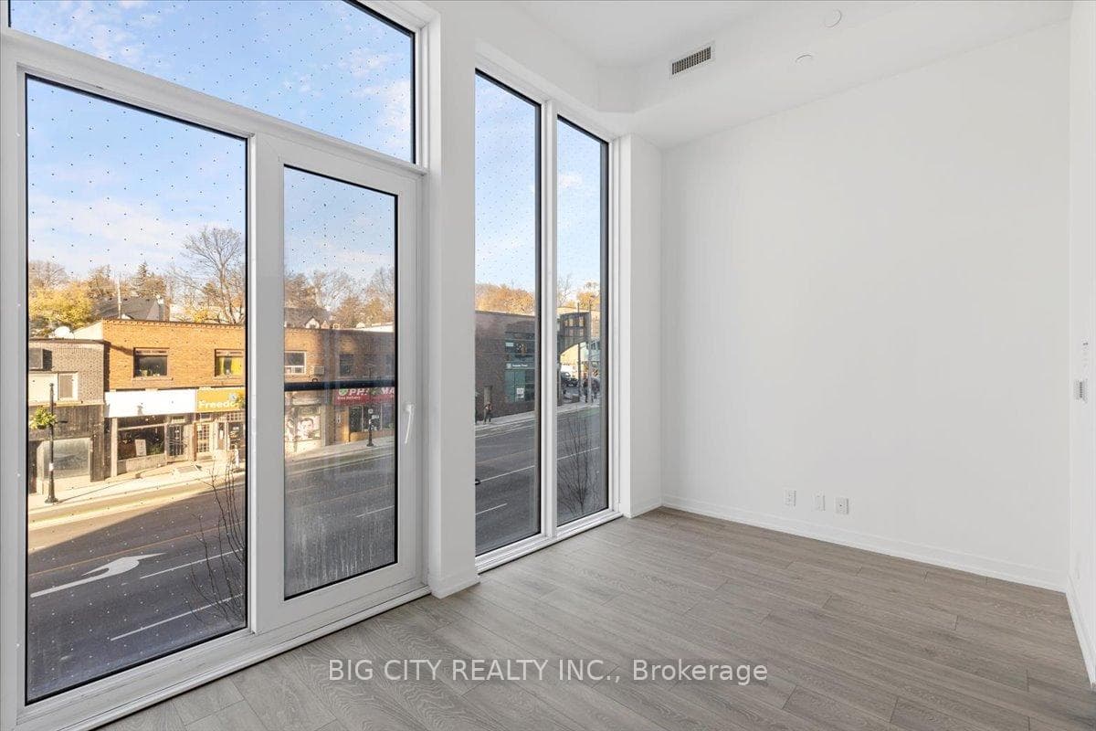 2020 Bathurst Street Unit 219 photo 3