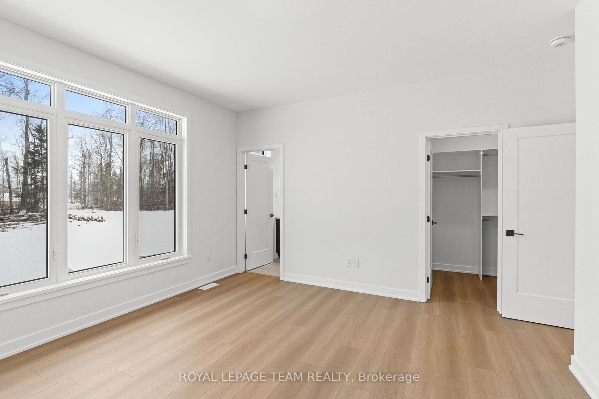 54 TENNANT Drive photo 26