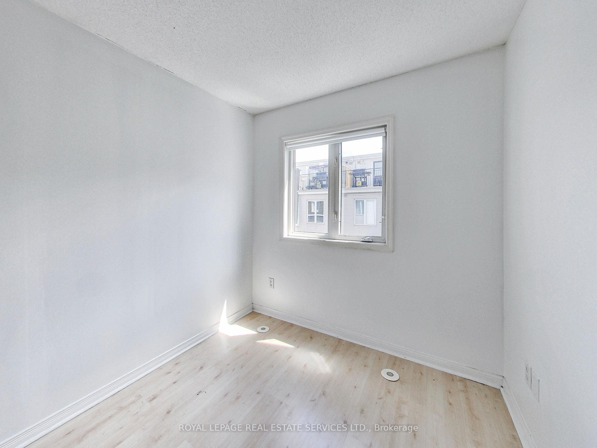 20 Laidlaw Street Unit 1112 photo 18