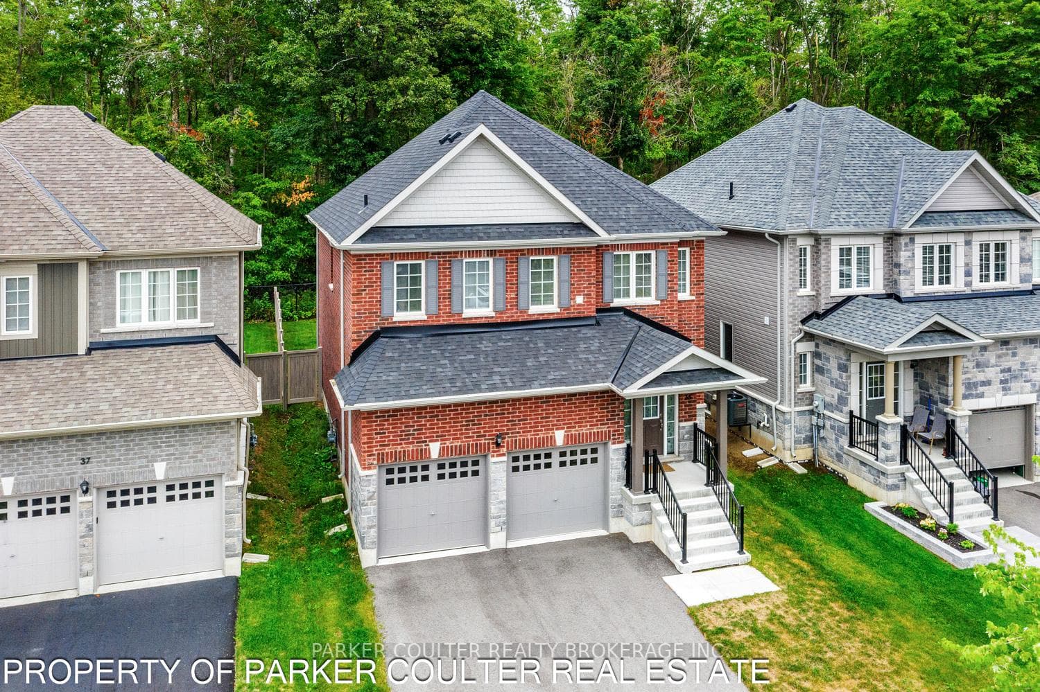 35 Atlantis Drive photo 1