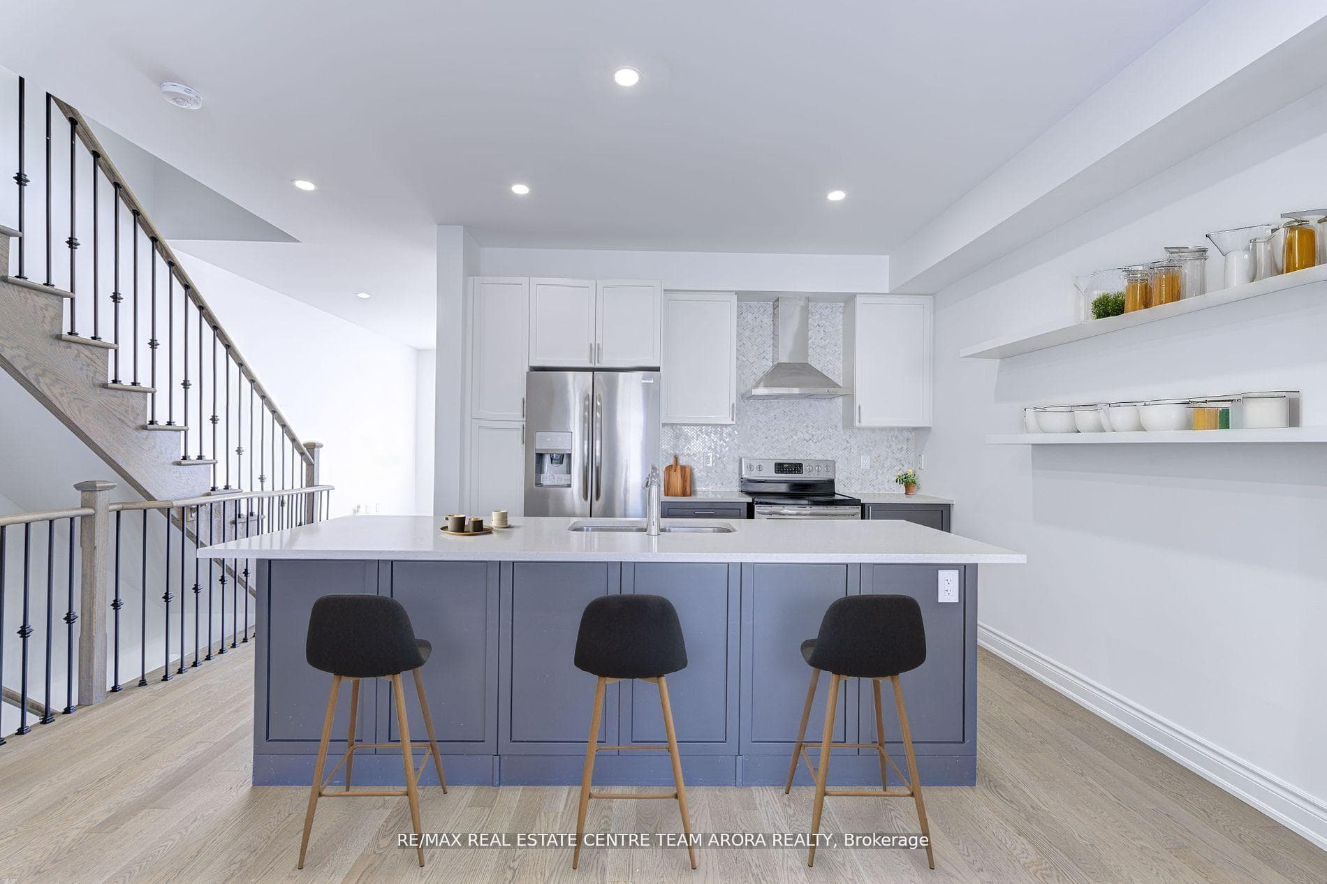 8585 Financial Drive photo 20