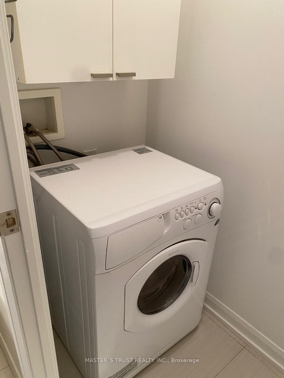 ensuite Laundry