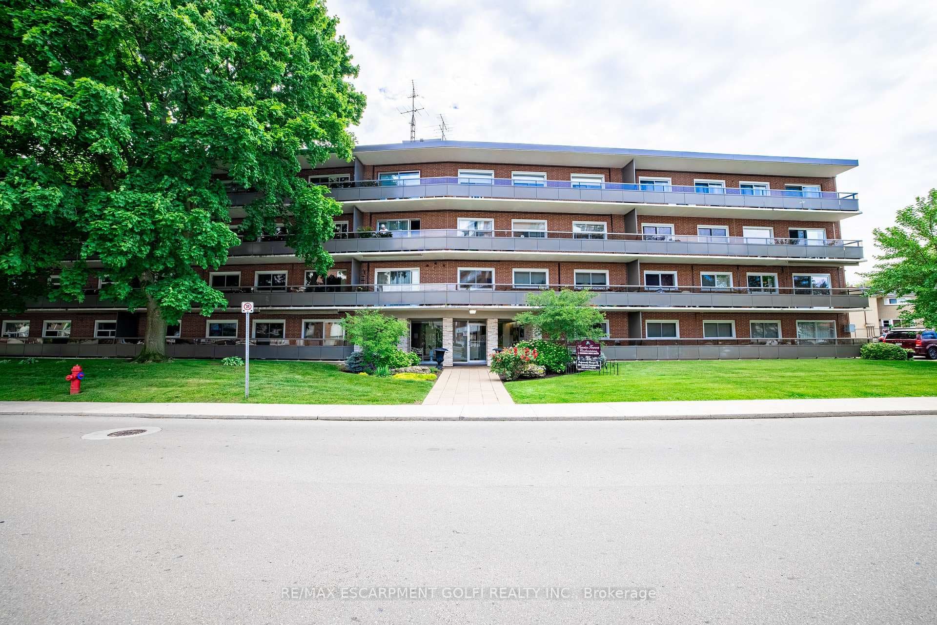 11 Woodman Drive Unit 405 photo 1