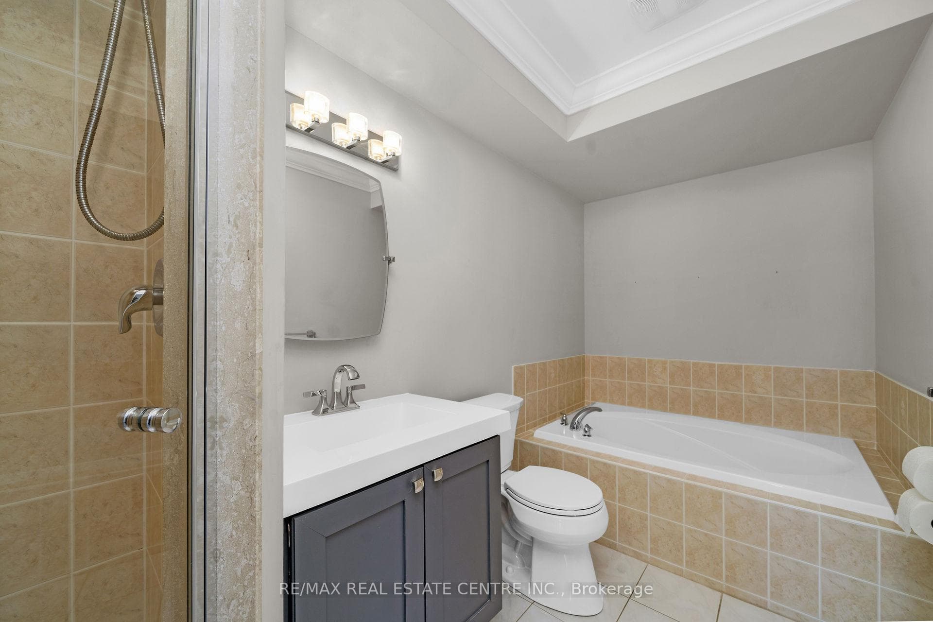 11F James Street photo 20