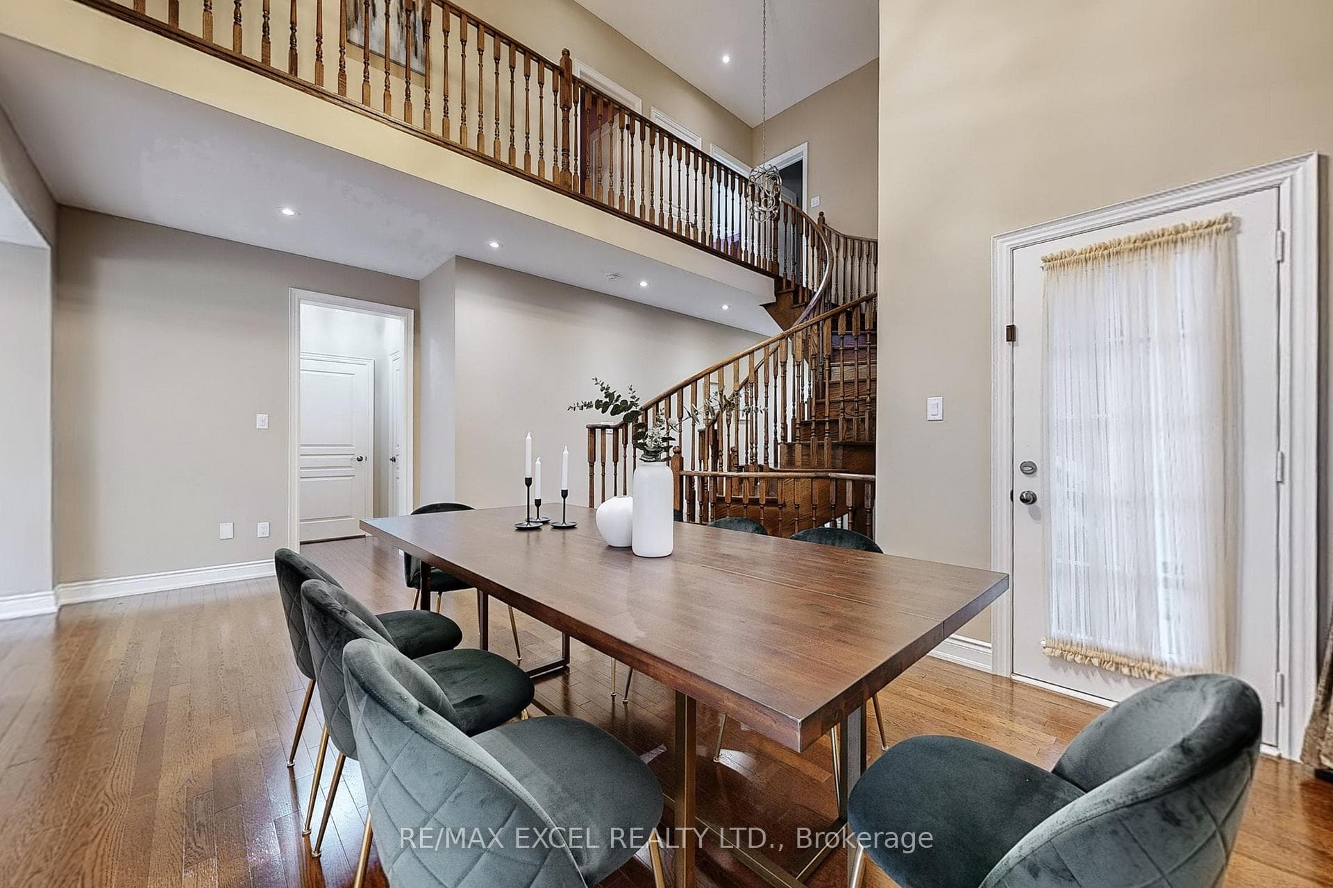 160 Roy Harper Avenue photo 13