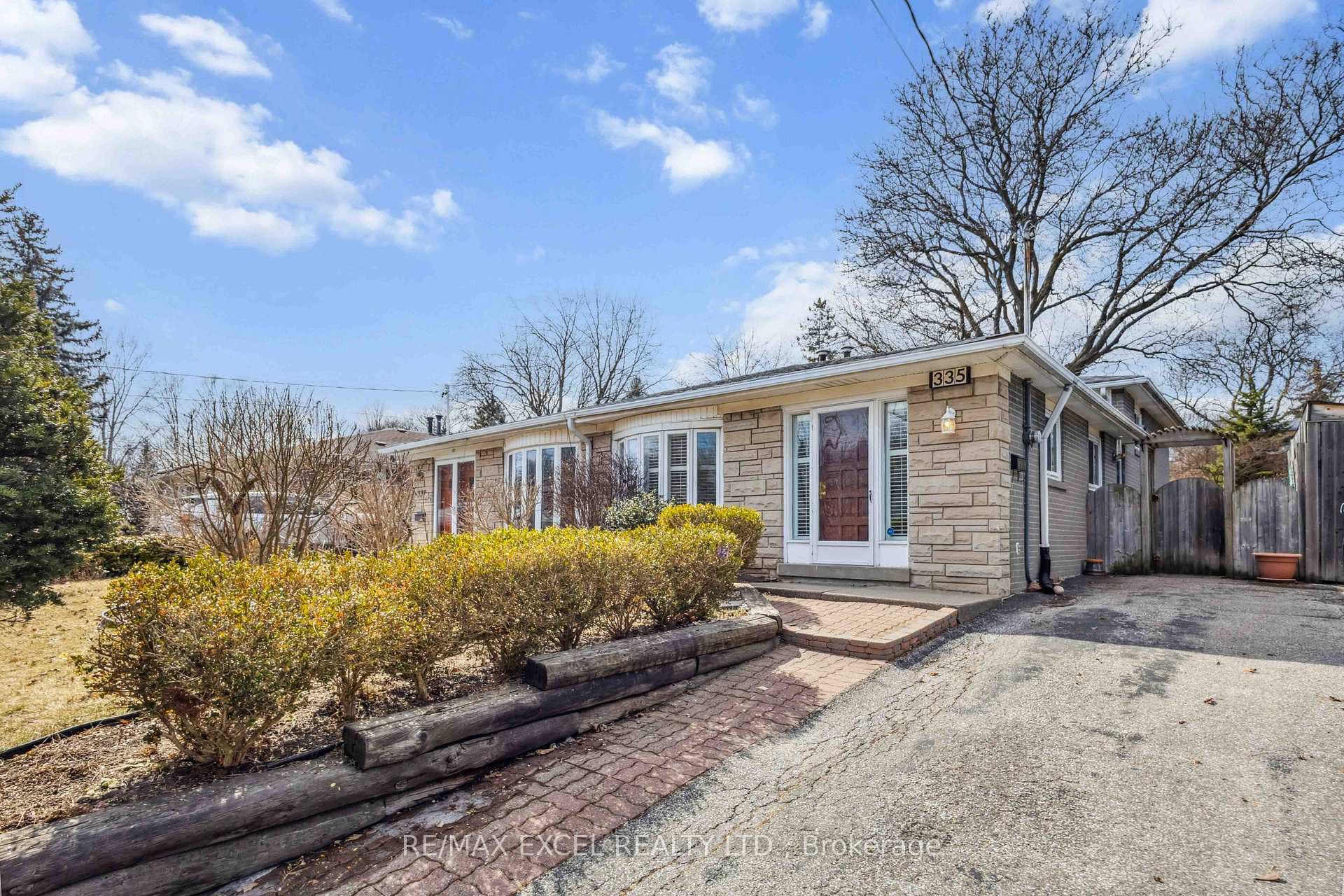 335 Woodsworth Road photo 2