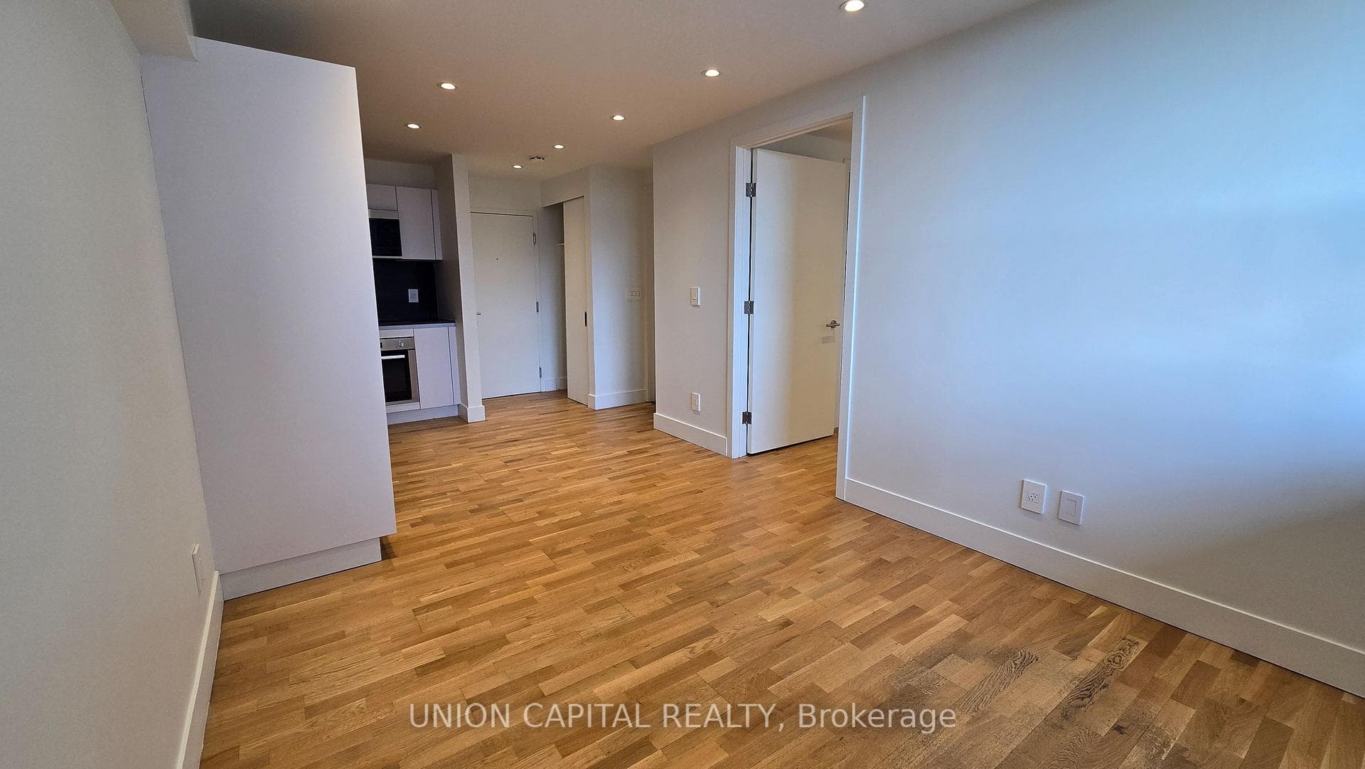 230 Oak Street Unit 905 photo 5