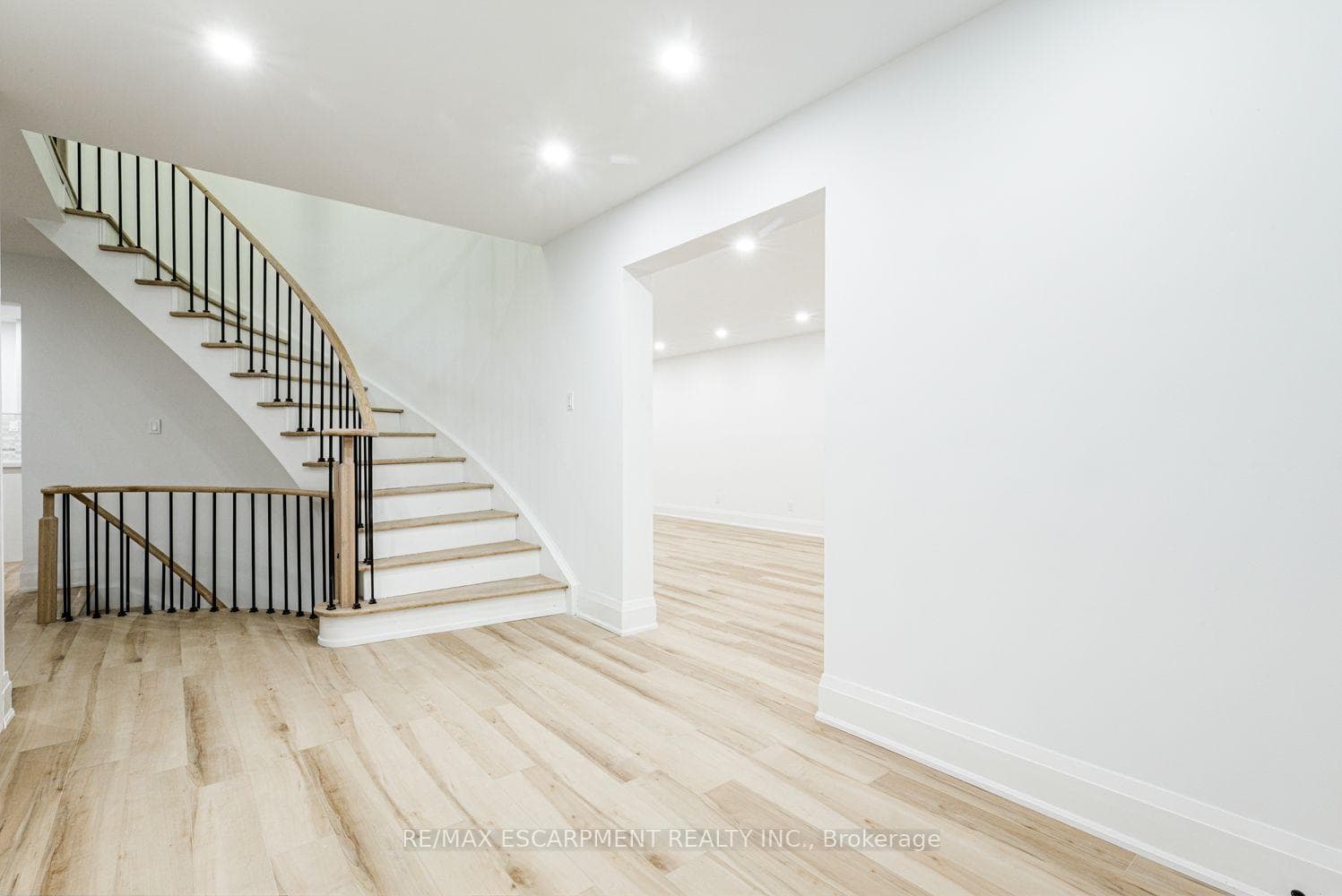 2104 Mississauga Road photo 3