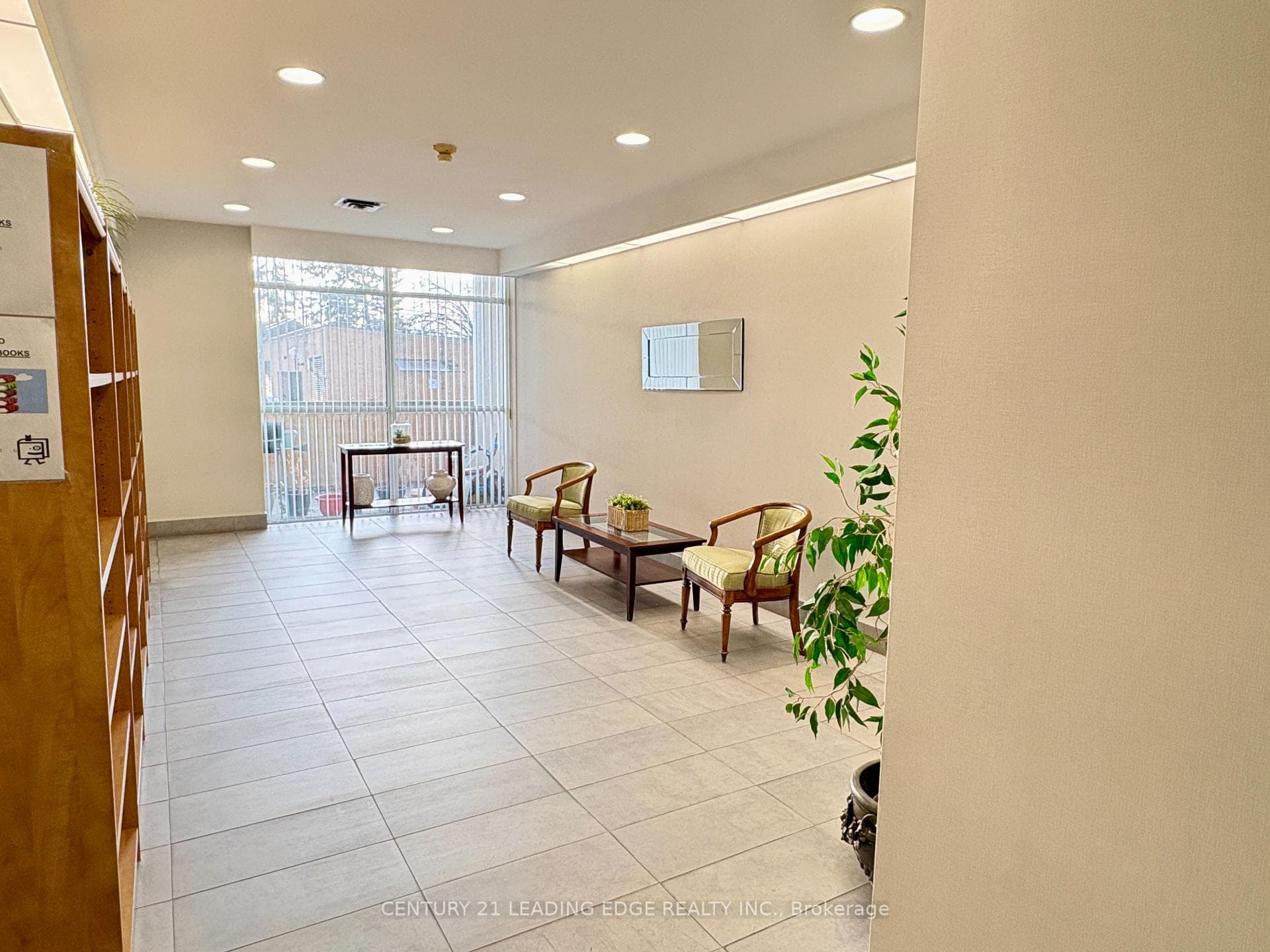 1665 Pickering Parkway Unit 815 photo 16