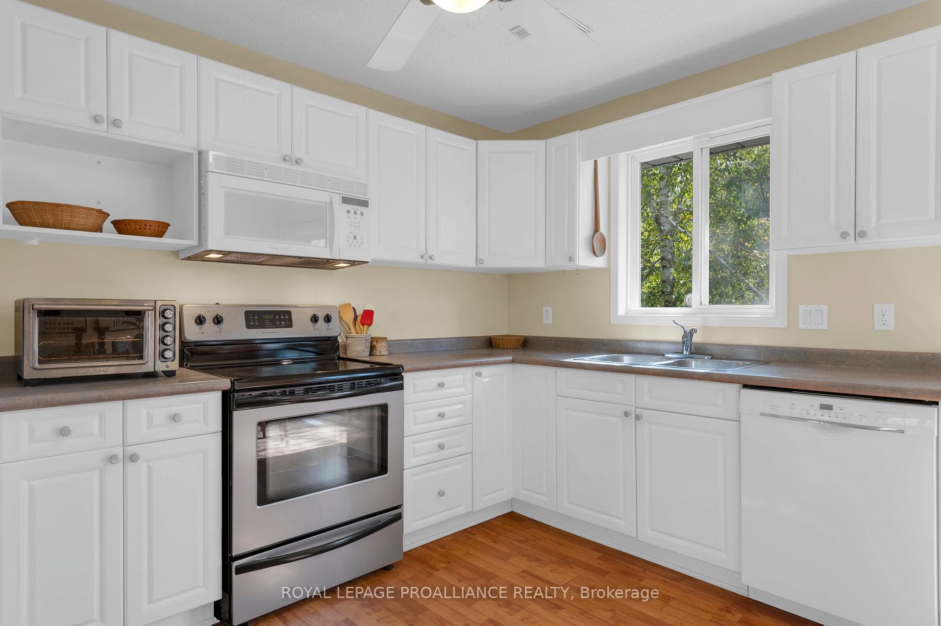 21289 Loyalist Parkway photo 18