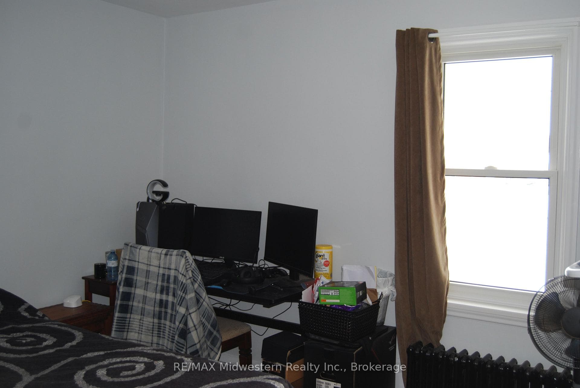 281 Elora Street photo 11