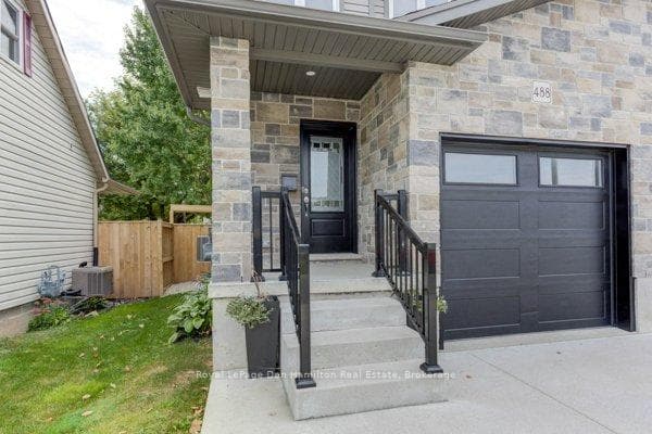 488 Wellington Avenue photo 6