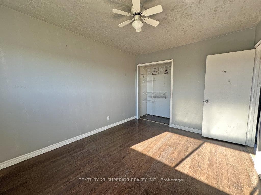 165 McKirdy Ave photo 19