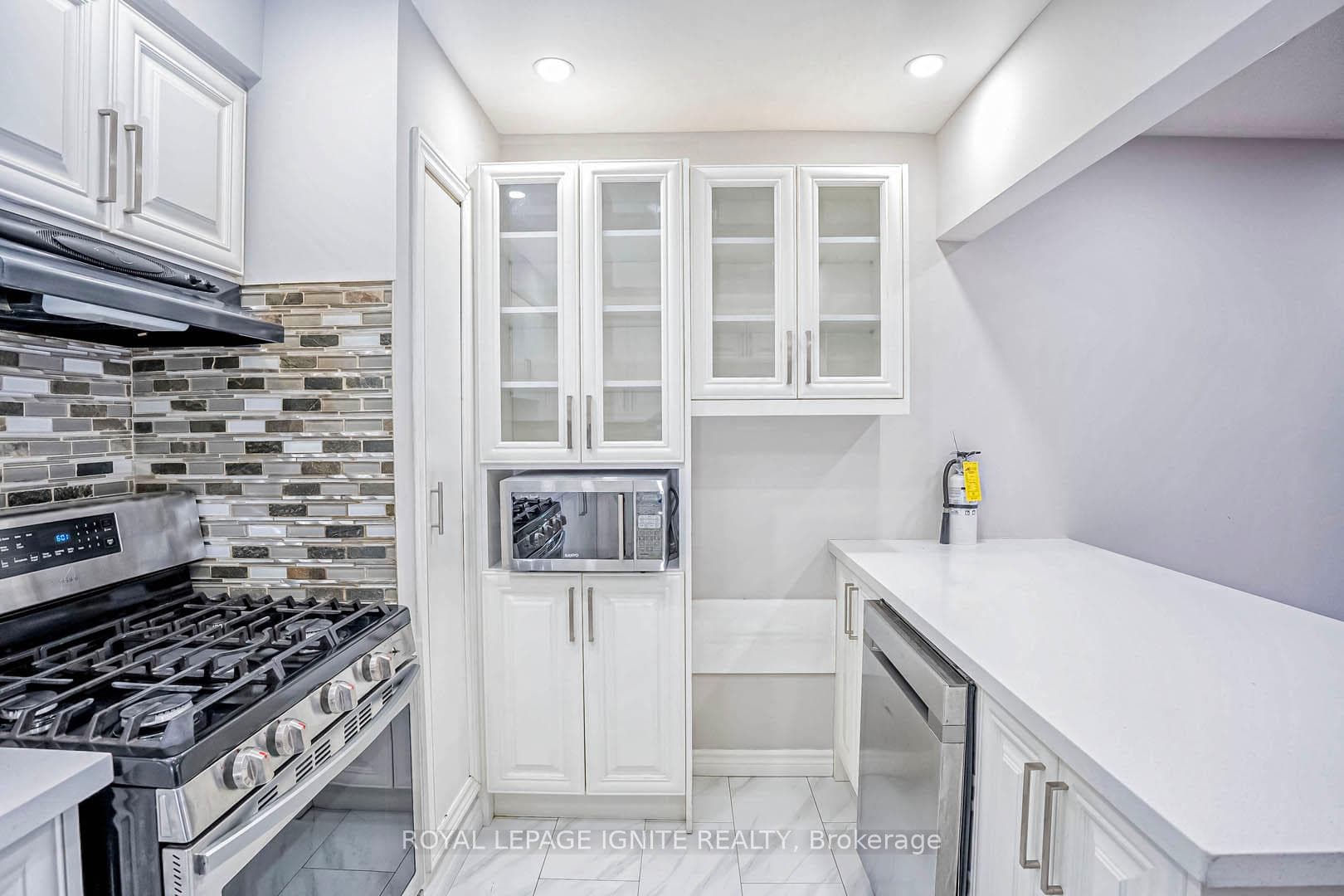 260 John Garland Boulevard Unit 220 photo 9