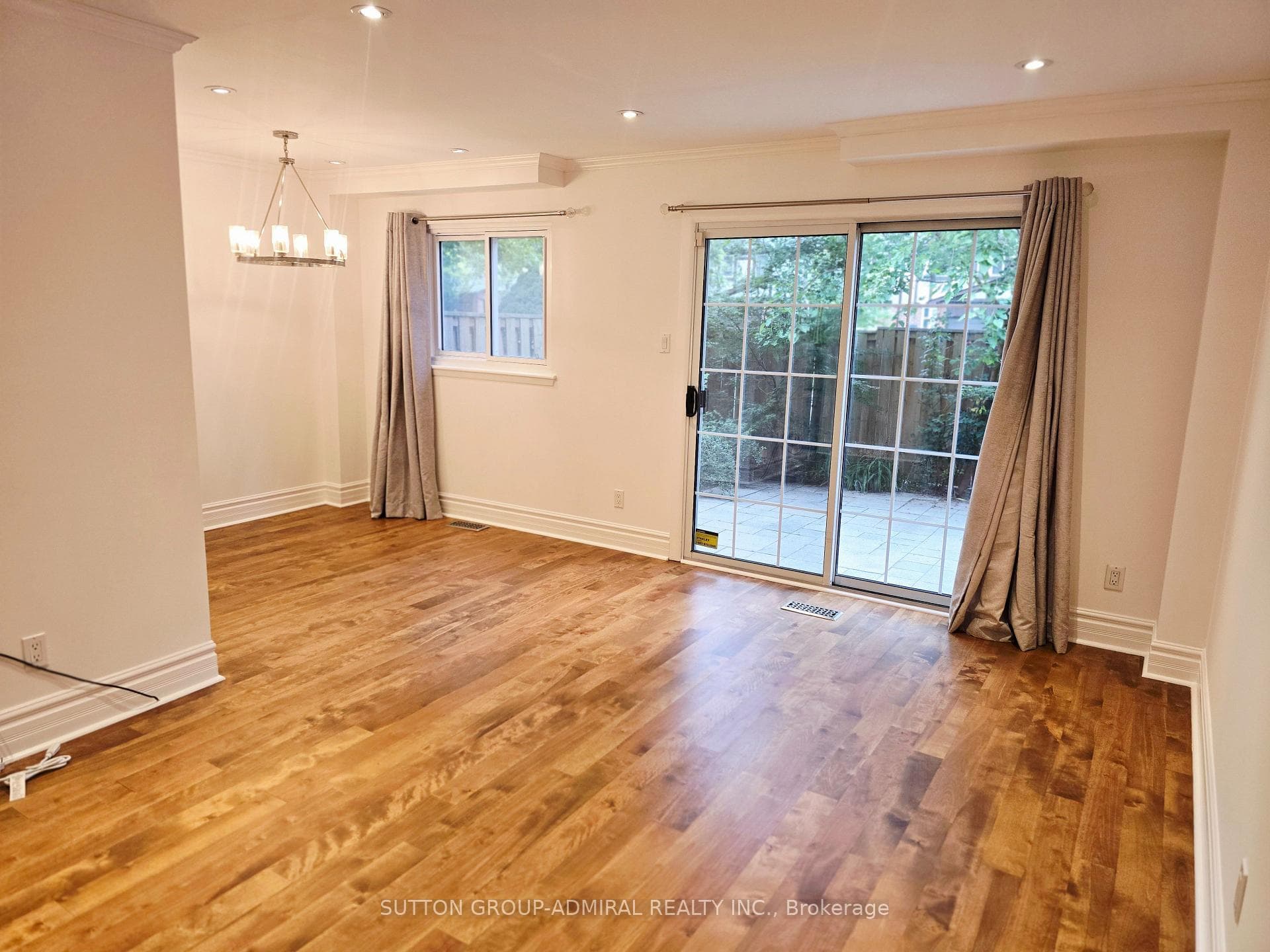 24 Corkory Way photo 3