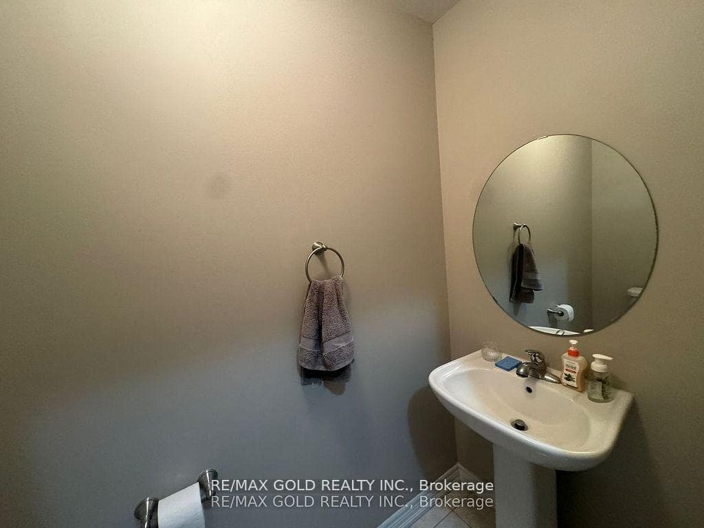 244 Sky Harbour Drive photo 5