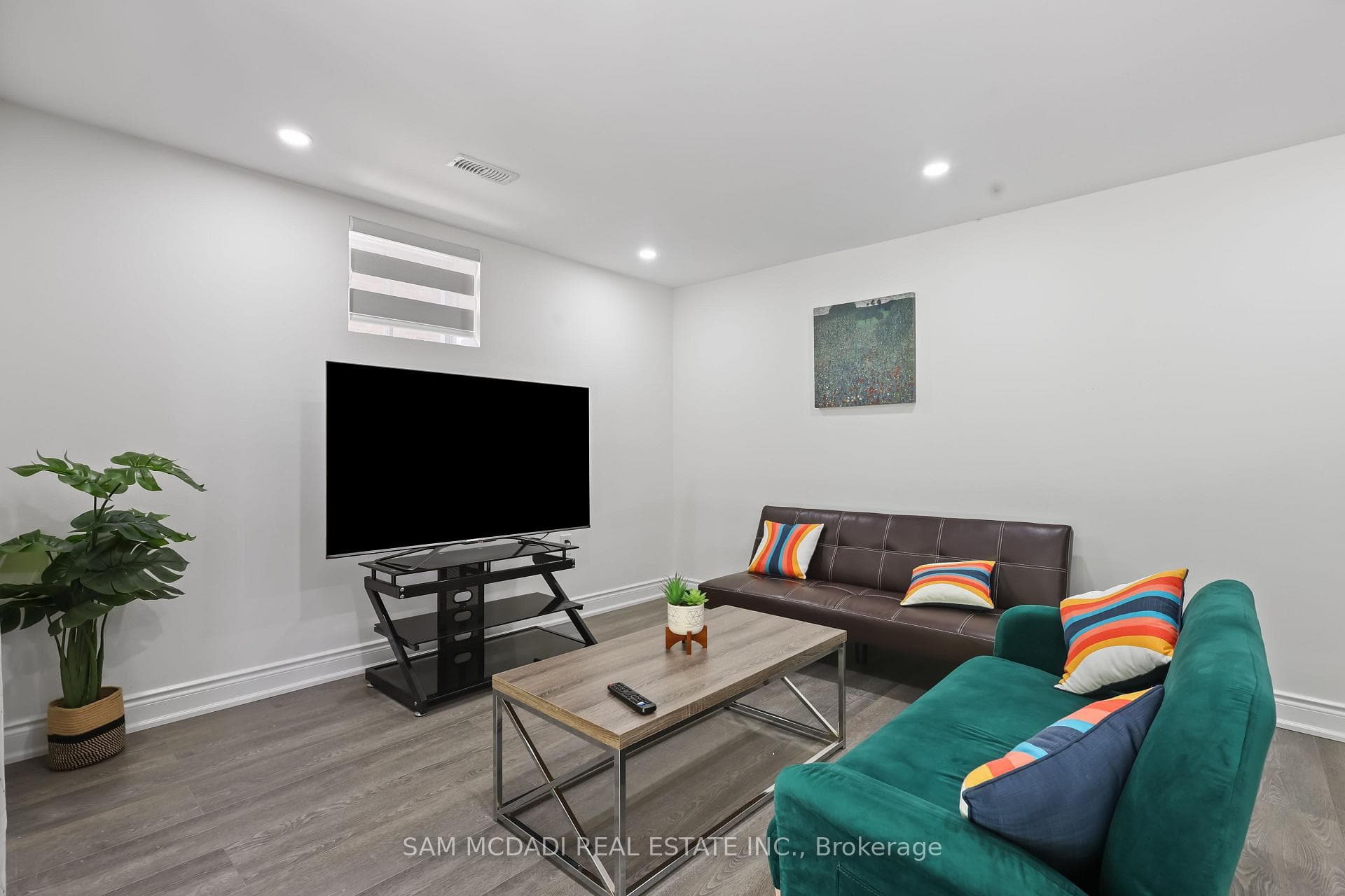 837 Magnolia Terrace photo 5