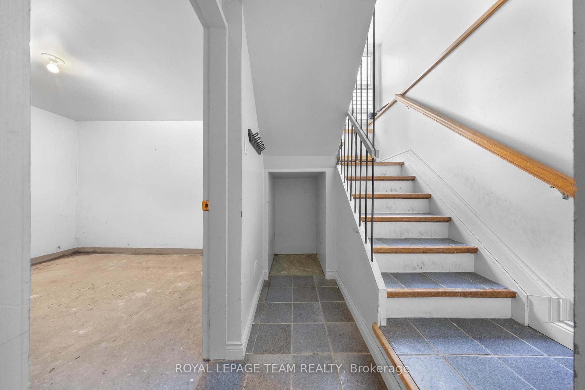 231 Daly Avenue photo 29