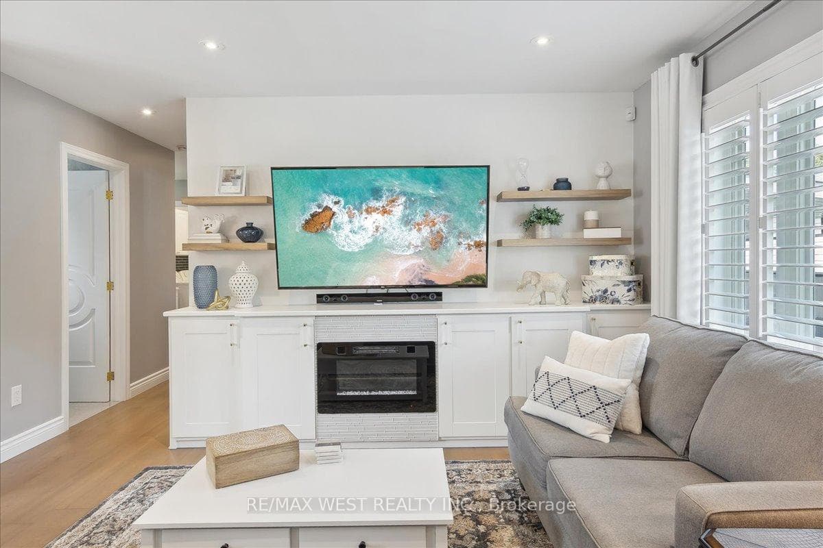 12 Parkwood Drive photo 3